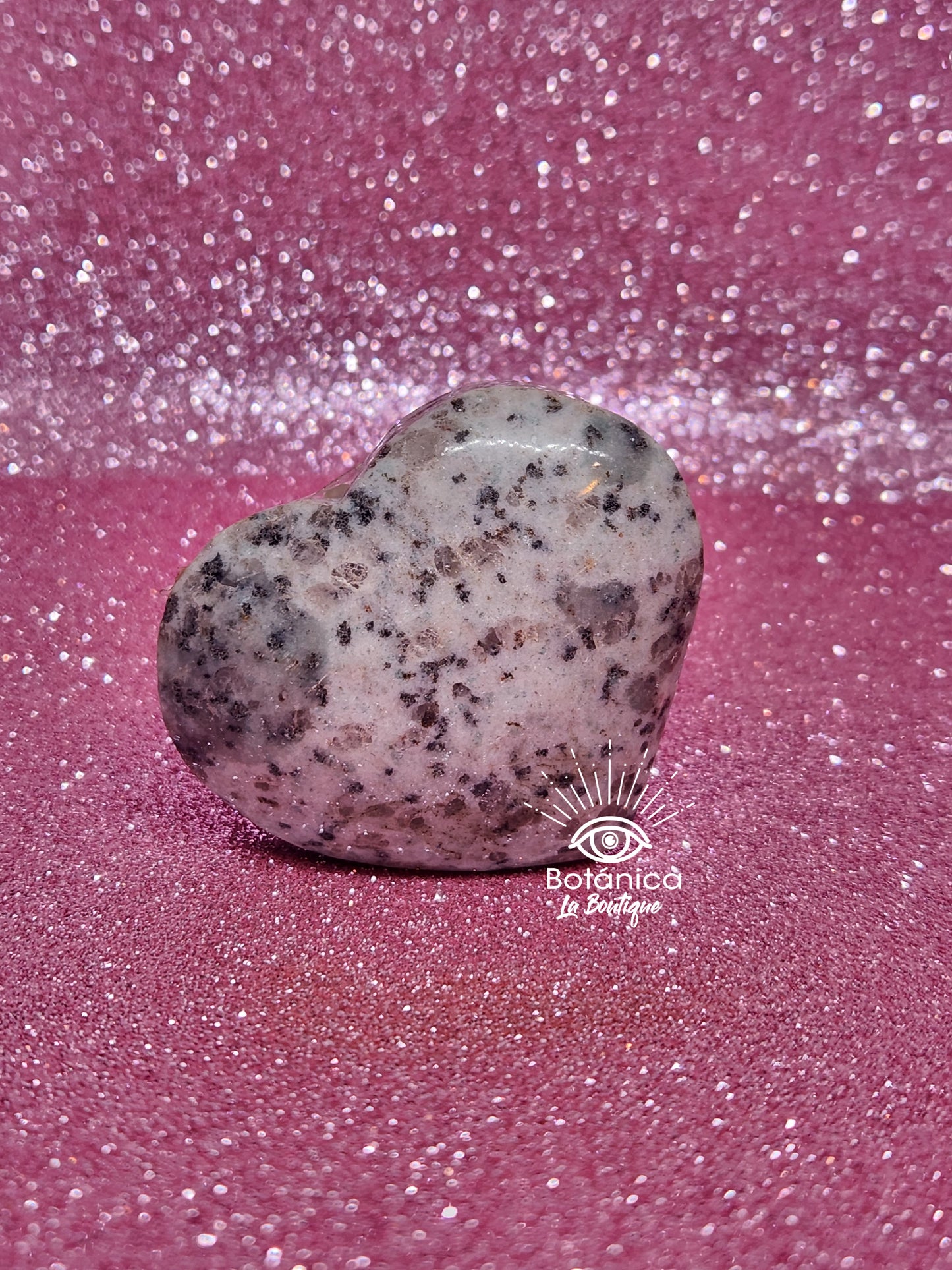 Kiwi Jasper Heart